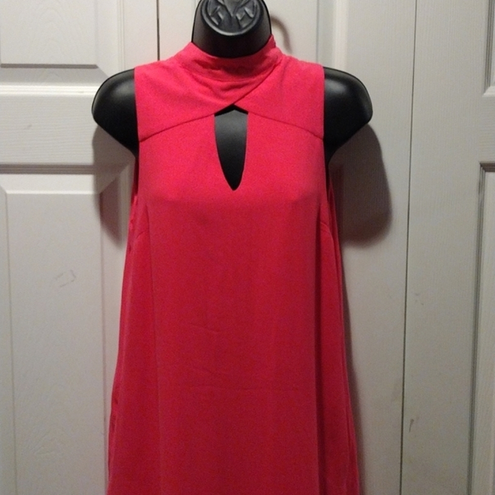 Love Riche Hot Pink Sleeveless Keyhole Shift Dress